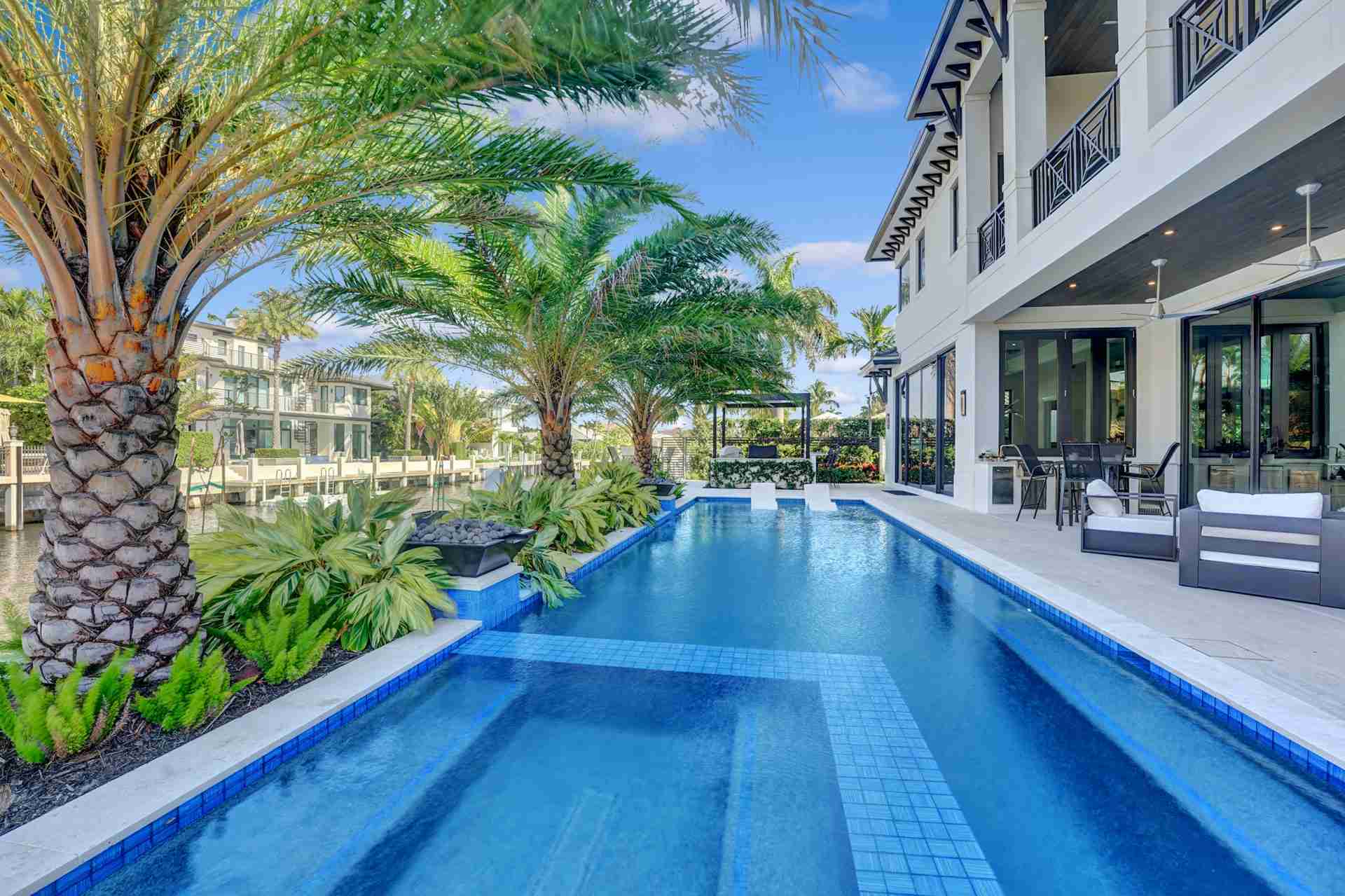 Our Guide to Outdoor Luxury Living Spaces — image 2