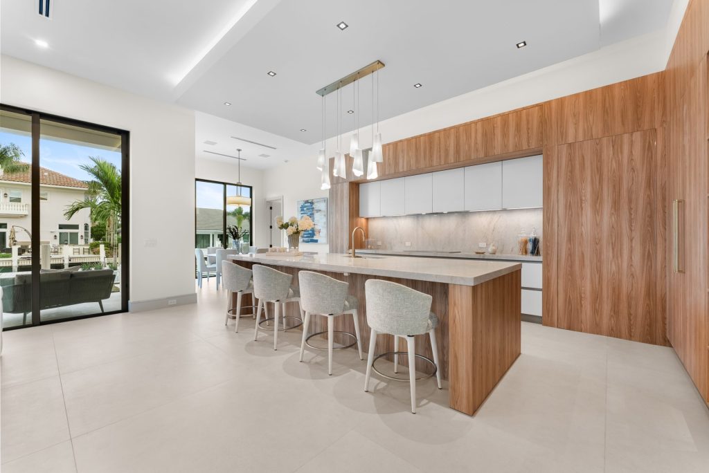 963 Dogwood Dr - Tropic Isle, Delray Beach — 6-bed, 6.5-bath custom waterfront home by Beachfront Builders (photo 12 of 40)