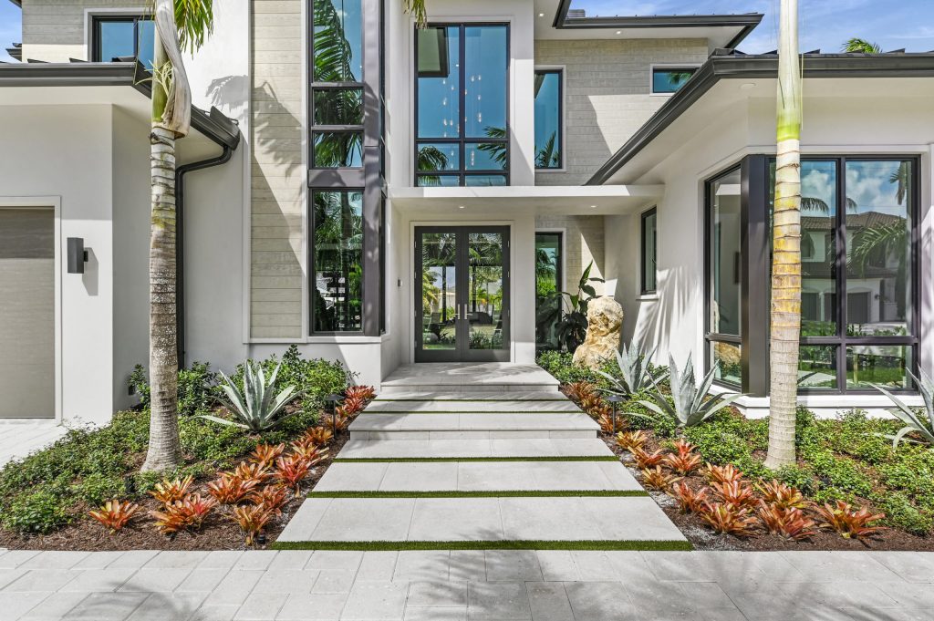 Chapel Hill, Boynton Beach — 5-bed, 4.5-bath custom home by Beachfront Builders (photo 1 of 41)