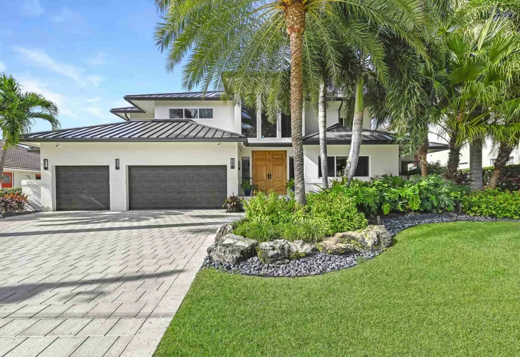 945 Iris Dr, Tropic Isle, Delray Beach — 5-bed, 4.5-bath custom waterfront home by Beachfront Builders