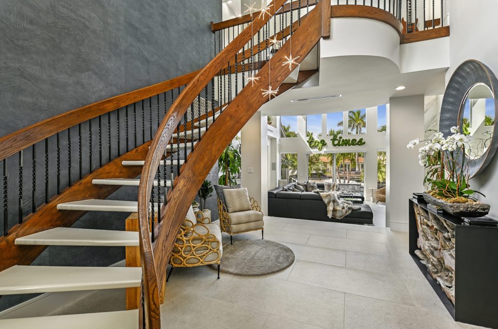 945 Iris Dr, Tropic Isle, Delray Beach — 5-bed, 4.5-bath custom waterfront home by Beachfront Builders (photo 4 of 23)
