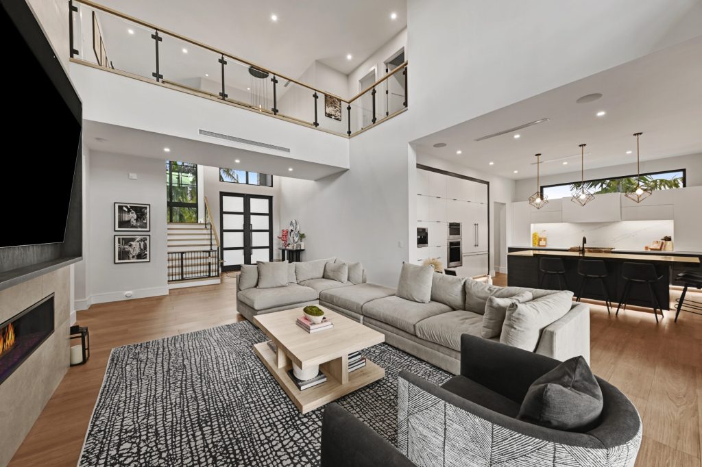 Chapel Hill, Boynton Beach — 5-bed, 4.5-bath custom home by Beachfront Builders (photo 3 of 41)