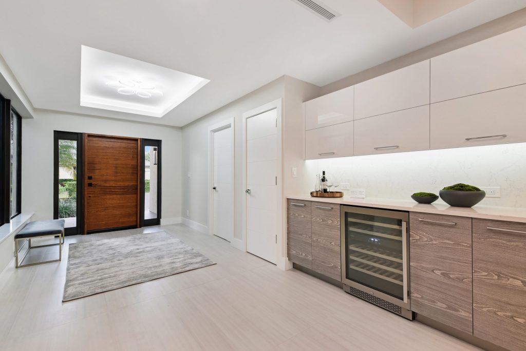 Del Haven, Delray Beach — 4-bed, 4.5-bath custom waterfront home by Beachfront Builders (photo 3 of 27)