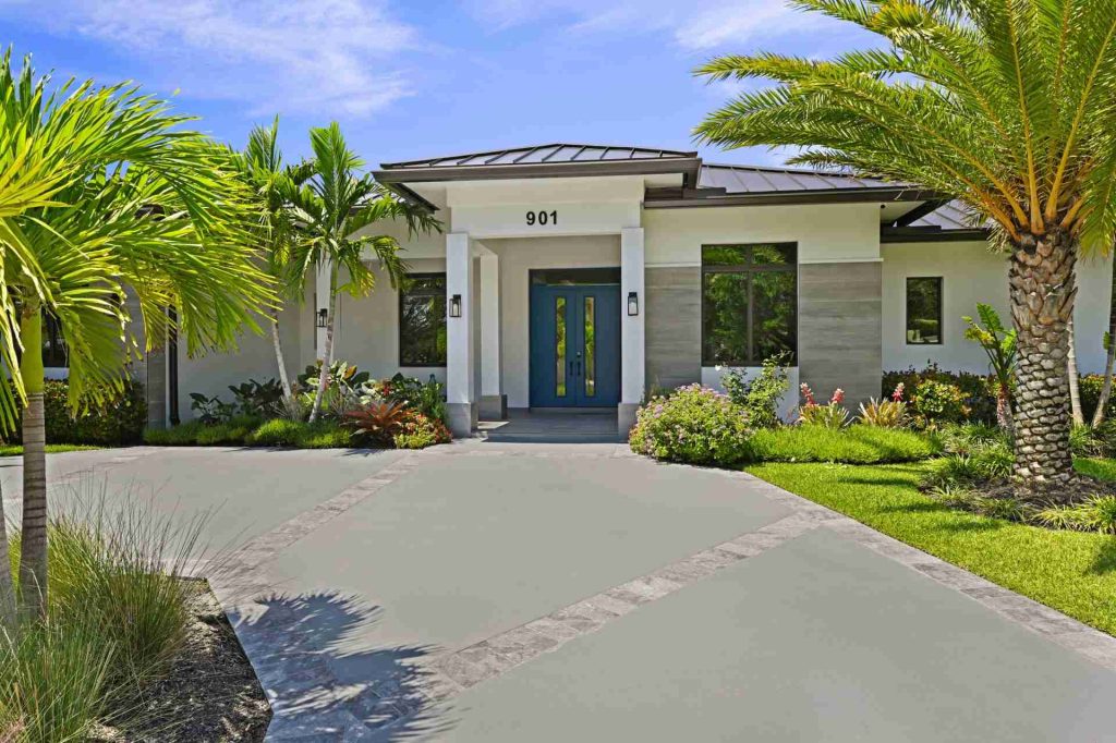 Beautiful Single Story Waterfront Home — 4-bed, 3.5-bath custom waterfront home by Beachfront Builders (photo 11 of 30)