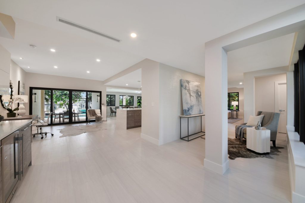 Del Haven, Delray Beach — 4-bed, 4.5-bath custom waterfront home by Beachfront Builders (photo 4 of 27)