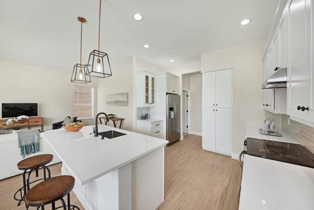 Chapel Hill, Boynton Beach — 5-bed, 4.5-bath custom home by Beachfront Builders (photo 5 of 41)