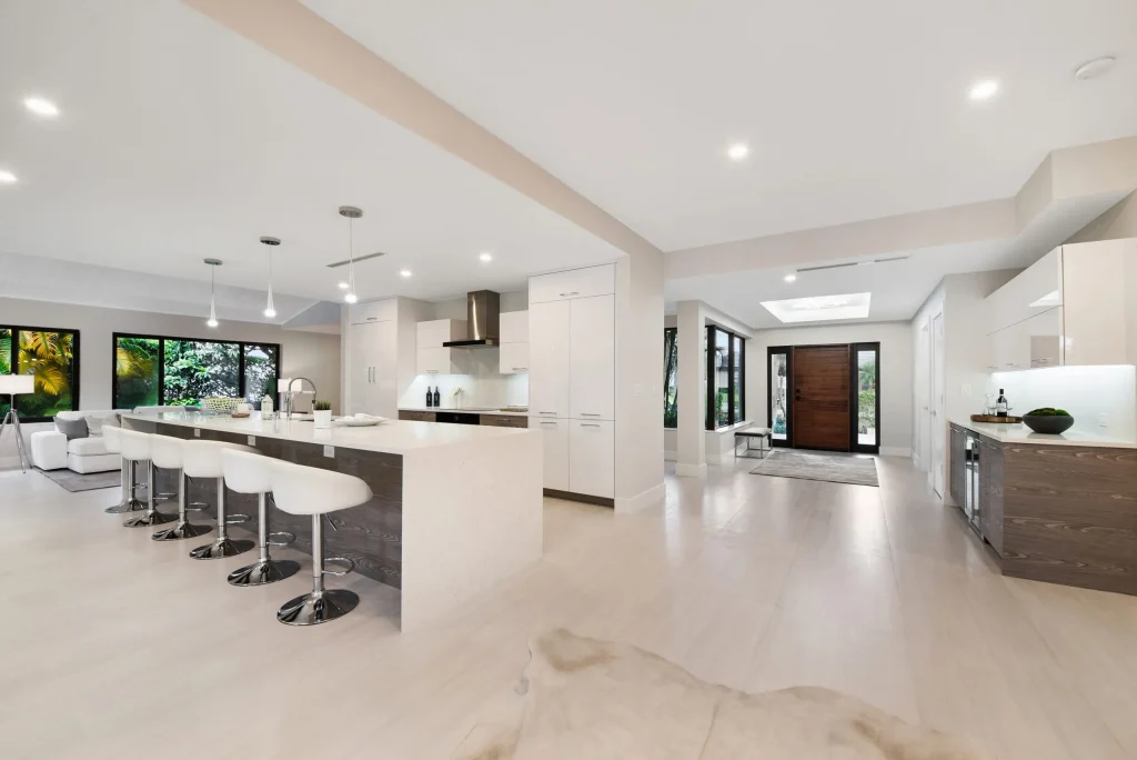 Del Haven, Delray Beach — 4-bed, 4.5-bath custom waterfront home by Beachfront Builders (photo 5 of 27)