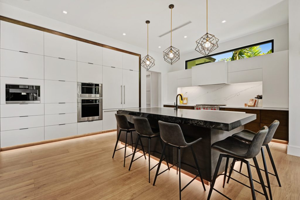 Chapel Hill, Boynton Beach — 5-bed, 4.5-bath custom home by Beachfront Builders (photo 6 of 41)