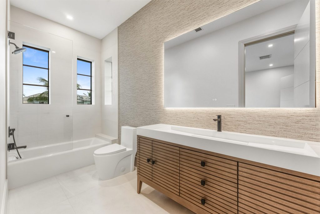 963 Dogwood Dr - Tropic Isle, Delray Beach — 6-bed, 6.5-bath custom waterfront home by Beachfront Builders (photo 21 of 40)