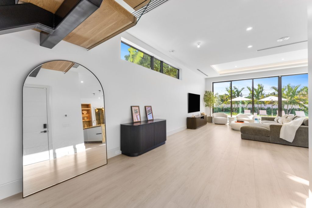 220 S Swinton Ave, Delray Beach — 4-bed, 4-bath custom home by Beachfront Builders (photo 59 of 64)
