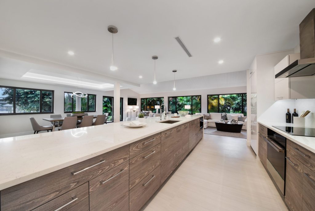 Del Haven, Delray Beach — 4-bed, 4.5-bath custom waterfront home by Beachfront Builders (photo 7 of 27)