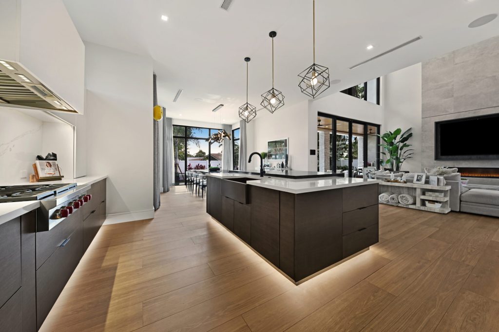 Chapel Hill, Boynton Beach — 5-bed, 4.5-bath custom home by Beachfront Builders (photo 8 of 41)
