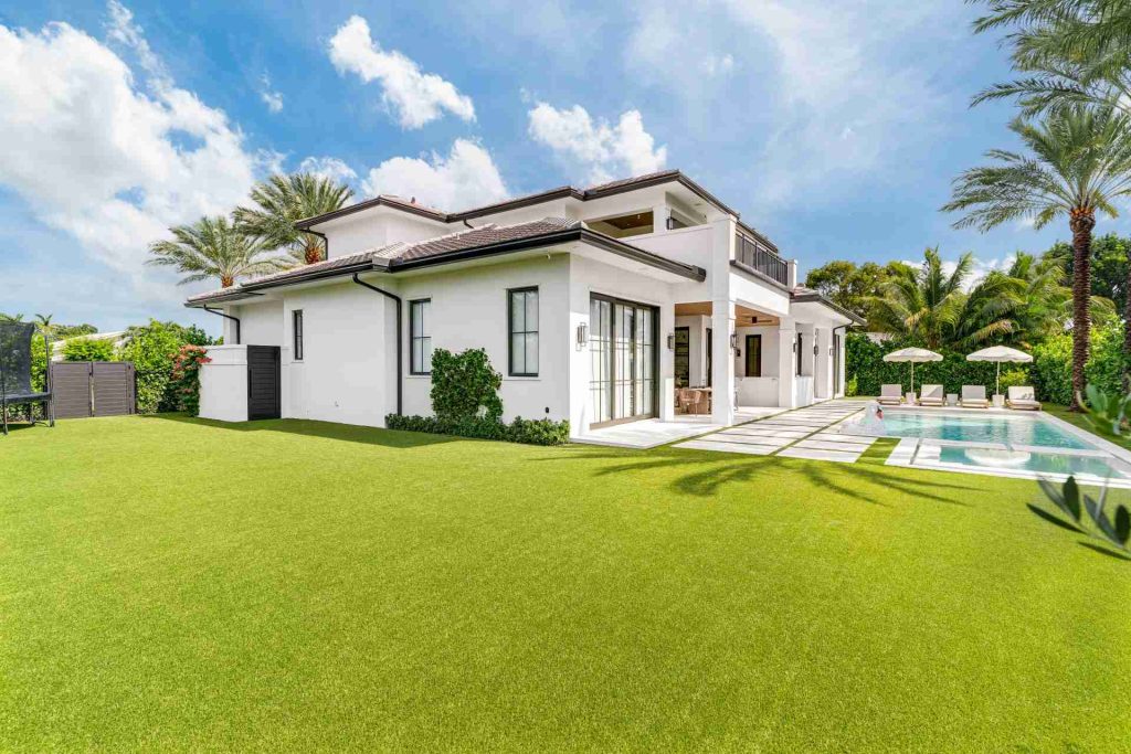 946 SW 37th Ct, Boynton Beach — 5-bed, 5.5-bath custom home by Beachfront Builders (photo 9 of 15)