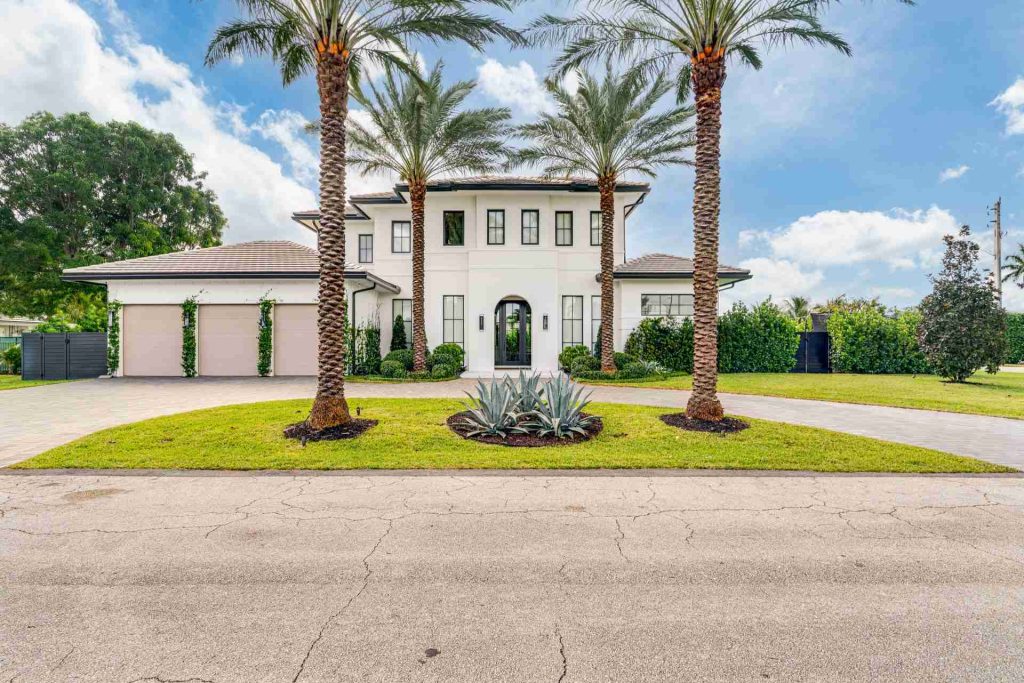 946 SW 37th Ct, Boynton Beach — 5-bed, 5.5-bath custom home by Beachfront Builders (photo 11 of 15)