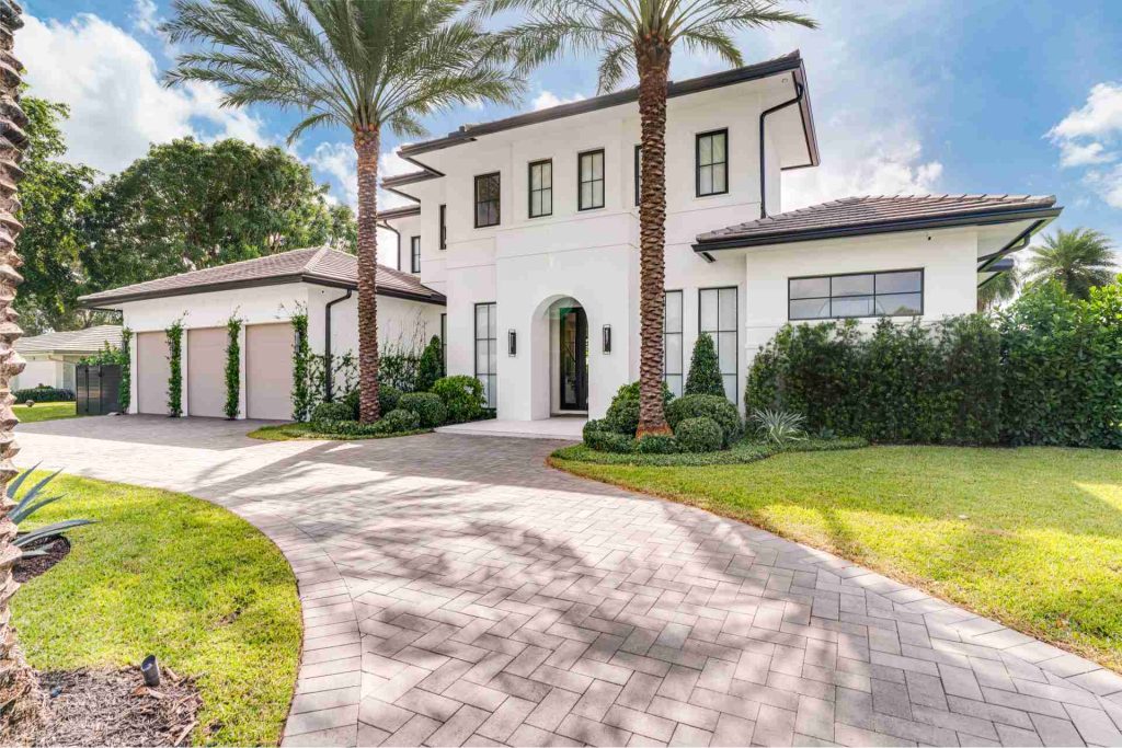 946 SW 37th Ct, Boynton Beach — 5-bed, 5.5-bath custom home by Beachfront Builders (photo 4 of 15)
