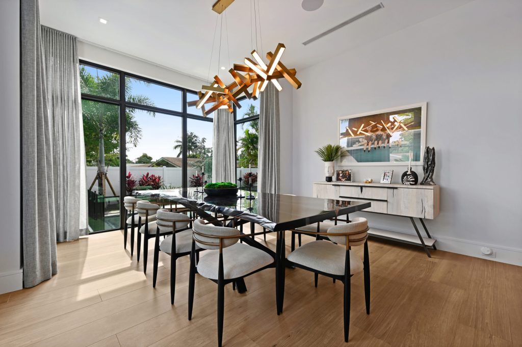 Chapel Hill, Boynton Beach — 5-bed, 4.5-bath custom home by Beachfront Builders (photo 12 of 41)