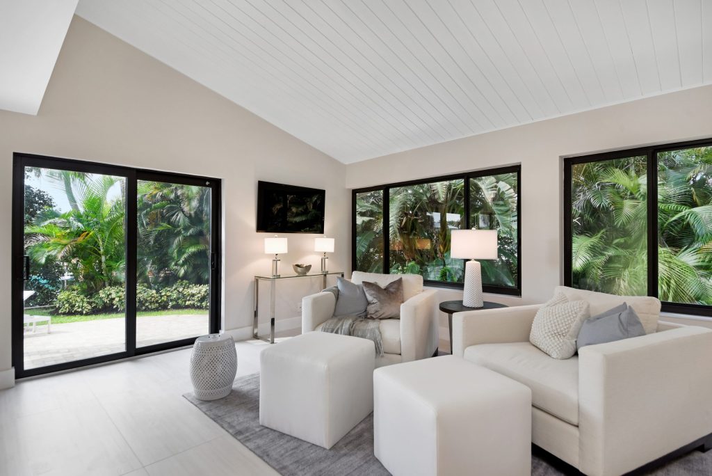 Del Haven, Delray Beach — 4-bed, 4.5-bath custom waterfront home by Beachfront Builders (photo 12 of 27)
