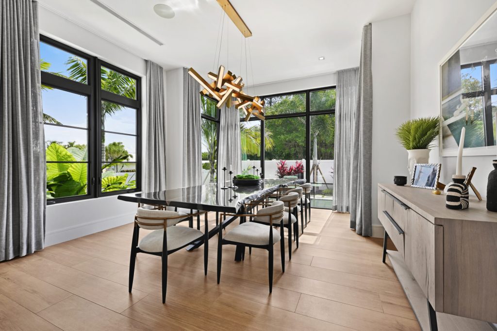 Chapel Hill, Boynton Beach — 5-bed, 4.5-bath custom home by Beachfront Builders (photo 13 of 41)