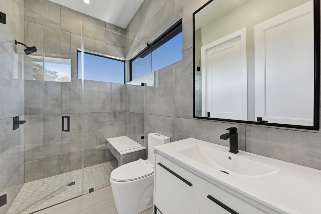 Whispering Pines, Boca Raton — 5-bed, 5.5-bath custom home by Beachfront Builders (photo 30 of 40)