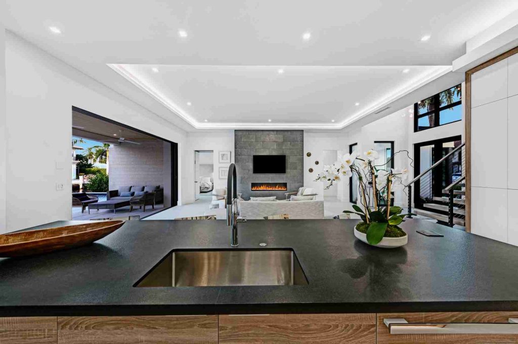 Coconut Palm Tropic Isle, Delray Beach — 6-bed, 6.5-bath custom waterfront home by Beachfront Builders (photo 43 of 59)