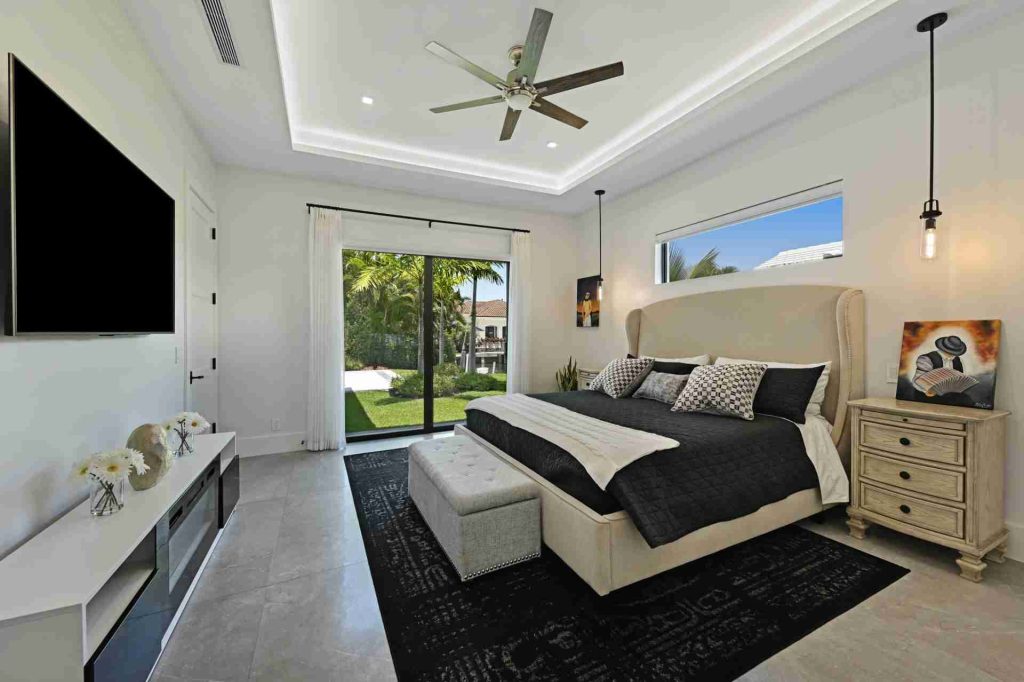 Beautiful Single Story Waterfront Home — 4-bed, 3.5-bath custom waterfront home by Beachfront Builders (photo 21 of 30)