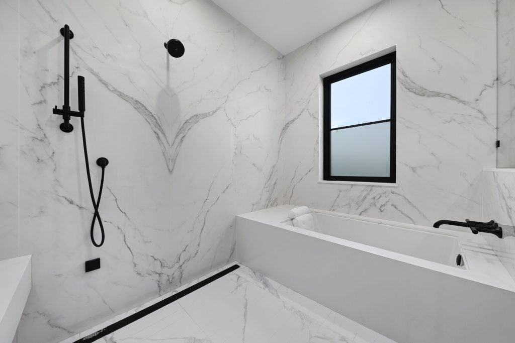 Chapel Hill, Boynton Beach — 5-bed, 4.5-bath custom home by Beachfront Builders (photo 21 of 41)