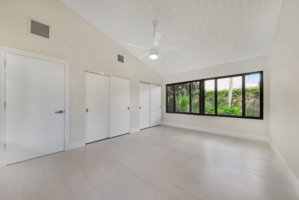 Del Haven, Delray Beach — 4-bed, 4.5-bath custom waterfront home by Beachfront Builders (photo 22 of 27)