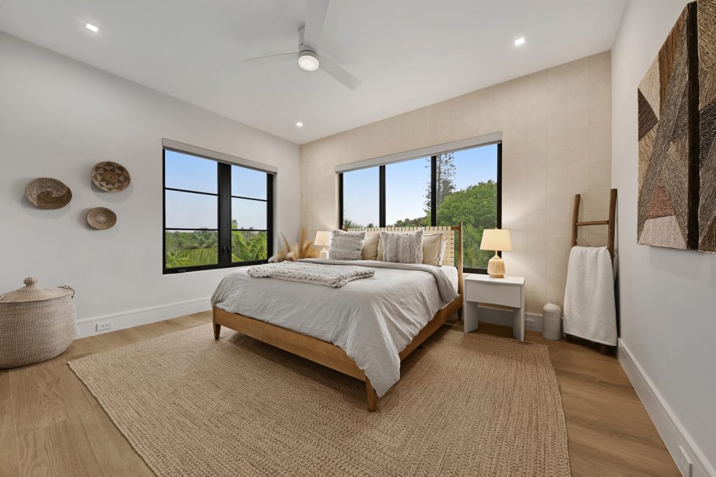 Chapel Hill, Boynton Beach — 5-bed, 4.5-bath custom home by Beachfront Builders (photo 22 of 41)