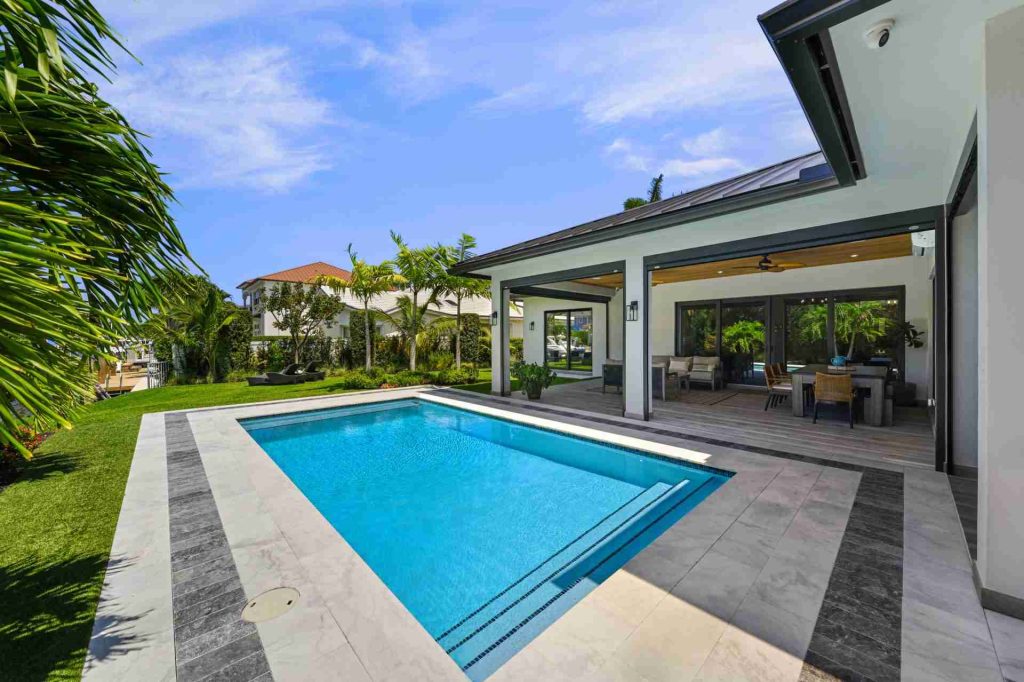 Beautiful Single Story Waterfront Home — 4-bed, 3.5-bath custom waterfront home by Beachfront Builders (photo 16 of 30)