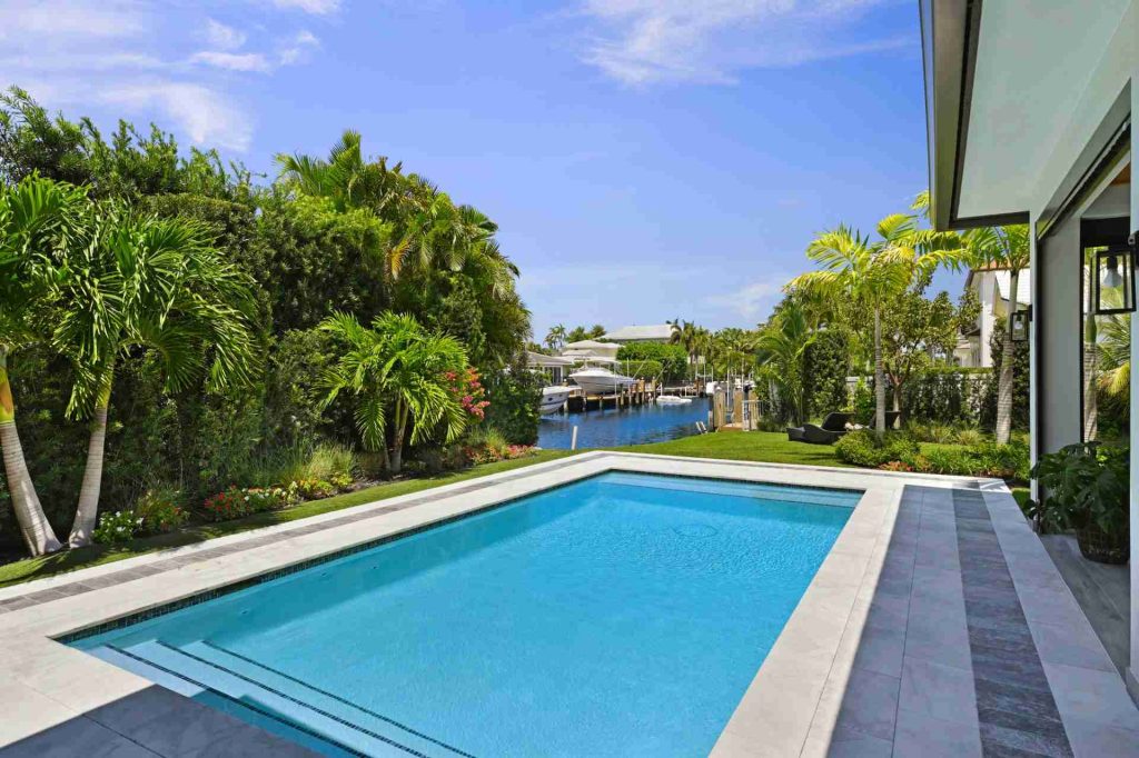 Beautiful Single Story Waterfront Home — 4-bed, 3.5-bath custom waterfront home by Beachfront Builders (photo 17 of 30)