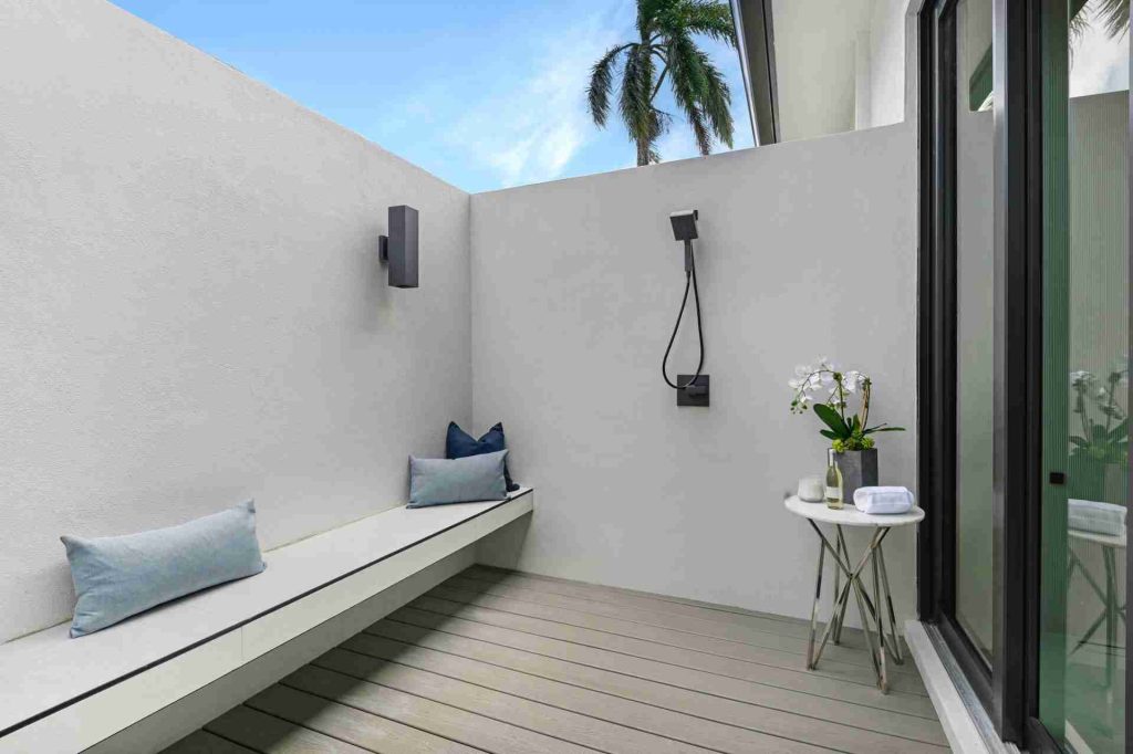 Coconut Palm Tropic Isle, Delray Beach — 6-bed, 6.5-bath custom waterfront home by Beachfront Builders (photo 6 of 59)
