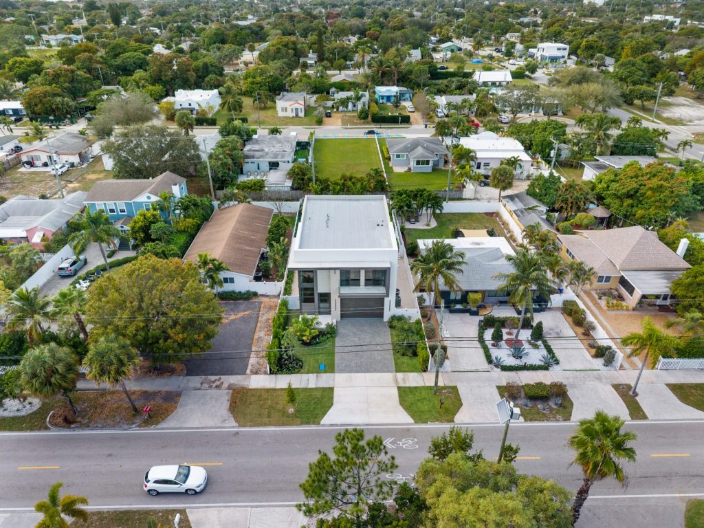 220 S Swinton Ave, Delray Beach — 4-bed, 4-bath custom home by Beachfront Builders (photo 39 of 64)