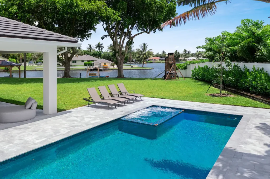 Waterfront Lake Ida Addition / Renovation, Delray Beach — 5-bed, 3-bath luxury waterfront renovation by Beachfront Builders (photo 17 of 40)