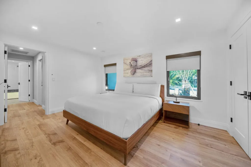 Waterfront Lake Ida Addition / Renovation, Delray Beach — 5-bed, 3-bath luxury waterfront renovation by Beachfront Builders (photo 7 of 40)
