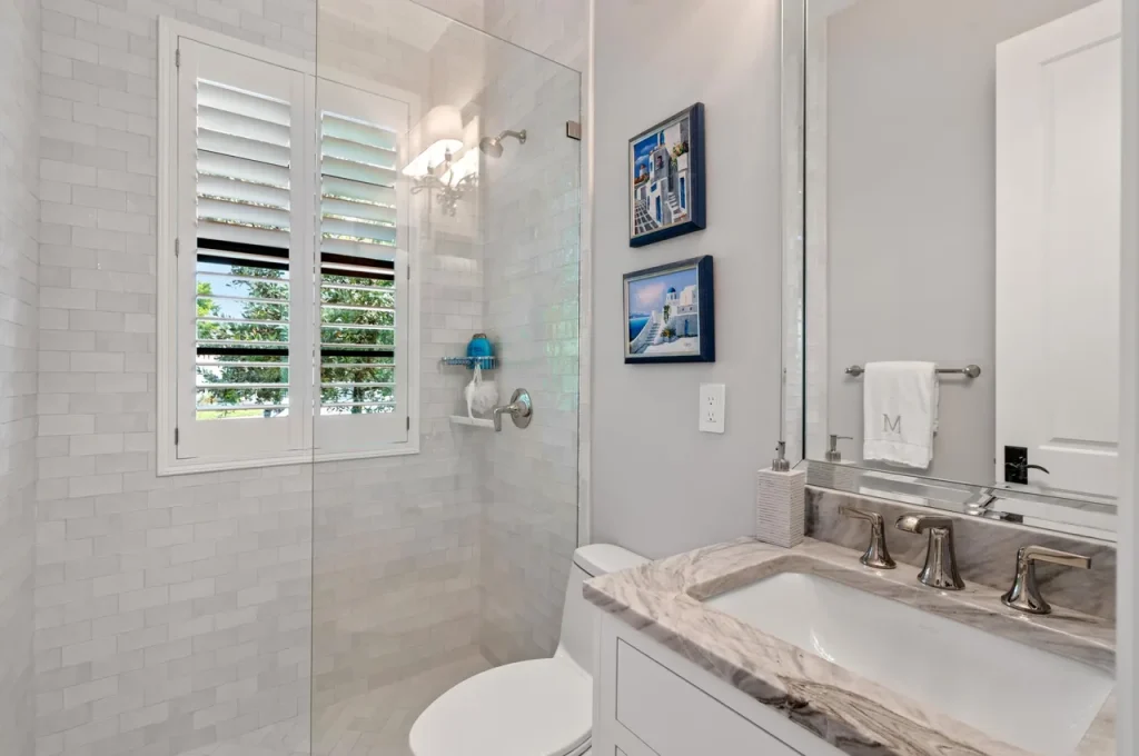 Allamanda Dr Tropic Isle, Delray Beach — 5-bed, 3.5-bath custom home by Beachfront Builders (photo 36 of 41)