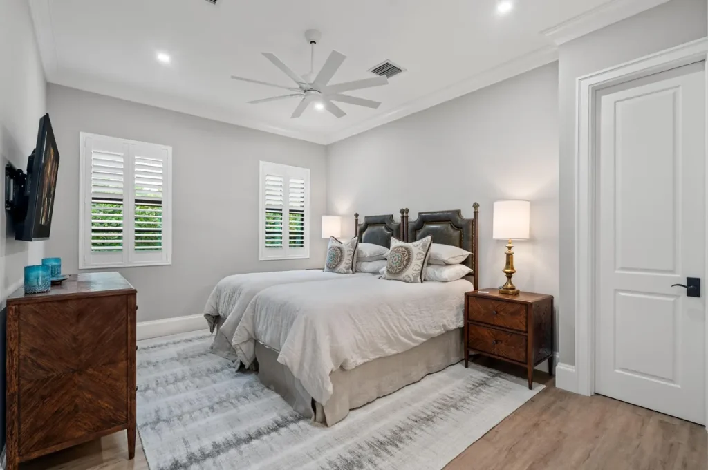 Allamanda Dr Tropic Isle, Delray Beach — 5-bed, 3.5-bath custom home by Beachfront Builders (photo 37 of 41)