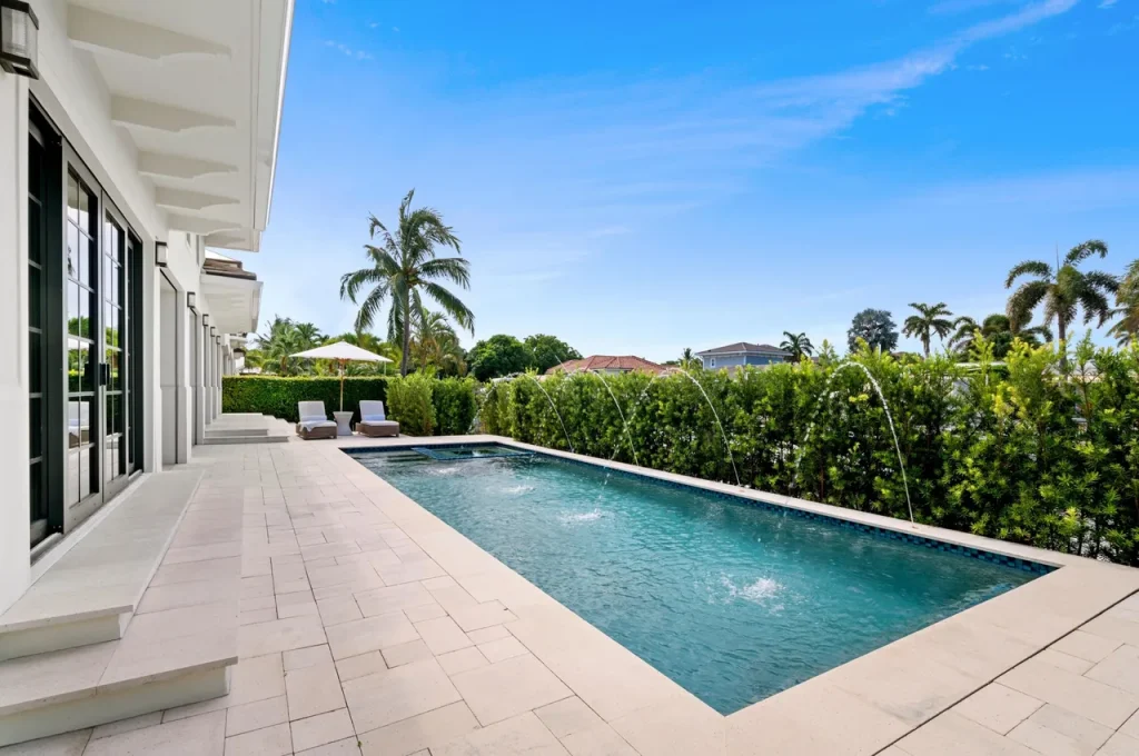 Allamanda Dr Tropic Isle, Delray Beach — 5-bed, 3.5-bath custom home by Beachfront Builders (photo 25 of 41)