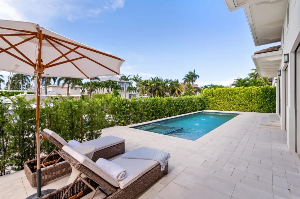 Allamanda Dr Tropic Isle, Delray Beach — 5-bed, 3.5-bath custom home by Beachfront Builders (photo 24 of 41)