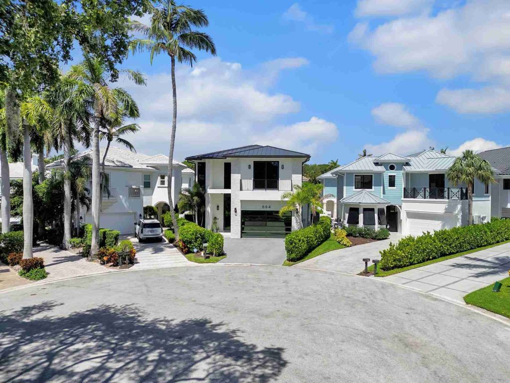 The Luxurious Lifestyle Beckons: New-Construction Paradise in Boca Marina Yacht Club, Boca Raton — 4-bed, 4.5-bath custom waterfront home by Beachfront Builders (photo 12 of 54)
