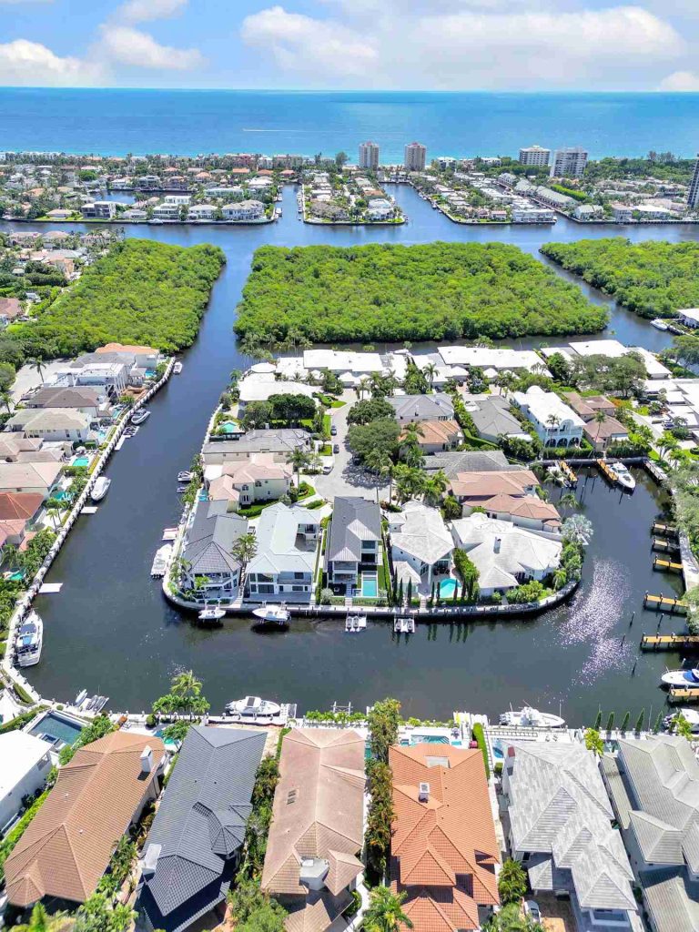 The Luxurious Lifestyle Beckons: New-Construction Paradise in Boca Marina Yacht Club, Boca Raton — 4-bed, 4.5-bath custom waterfront home by Beachfront Builders (photo 10 of 54)