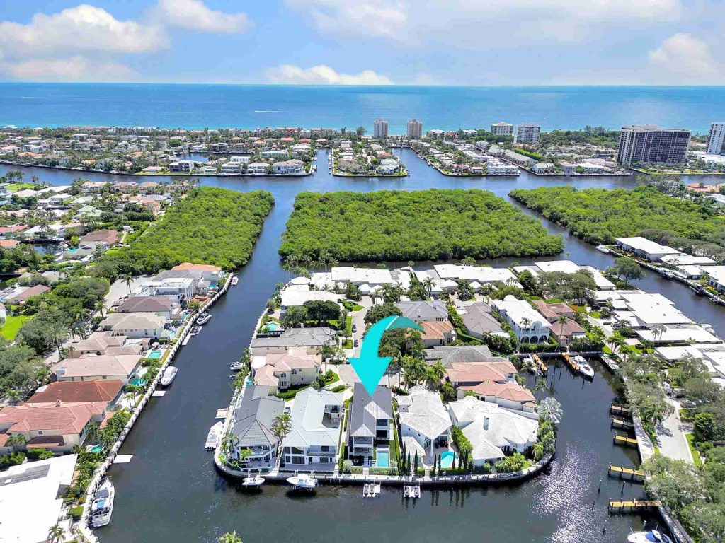The Luxurious Lifestyle Beckons: New-Construction Paradise in Boca Marina Yacht Club, Boca Raton — 4-bed, 4.5-bath custom waterfront home by Beachfront Builders (photo 9 of 54)