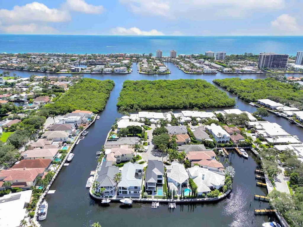 The Luxurious Lifestyle Beckons: New-Construction Paradise in Boca Marina Yacht Club, Boca Raton — 4-bed, 4.5-bath custom waterfront home by Beachfront Builders (photo 8 of 54)