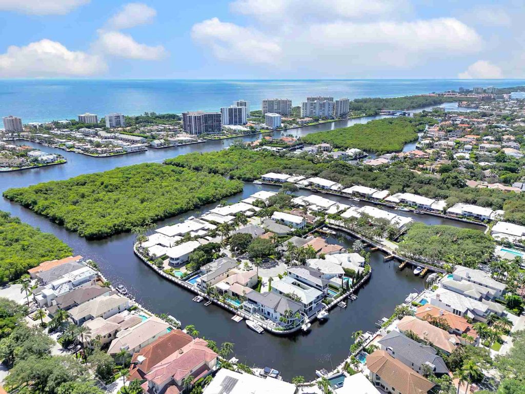 The Luxurious Lifestyle Beckons: New-Construction Paradise in Boca Marina Yacht Club, Boca Raton — 4-bed, 4.5-bath custom waterfront home by Beachfront Builders (photo 6 of 54)