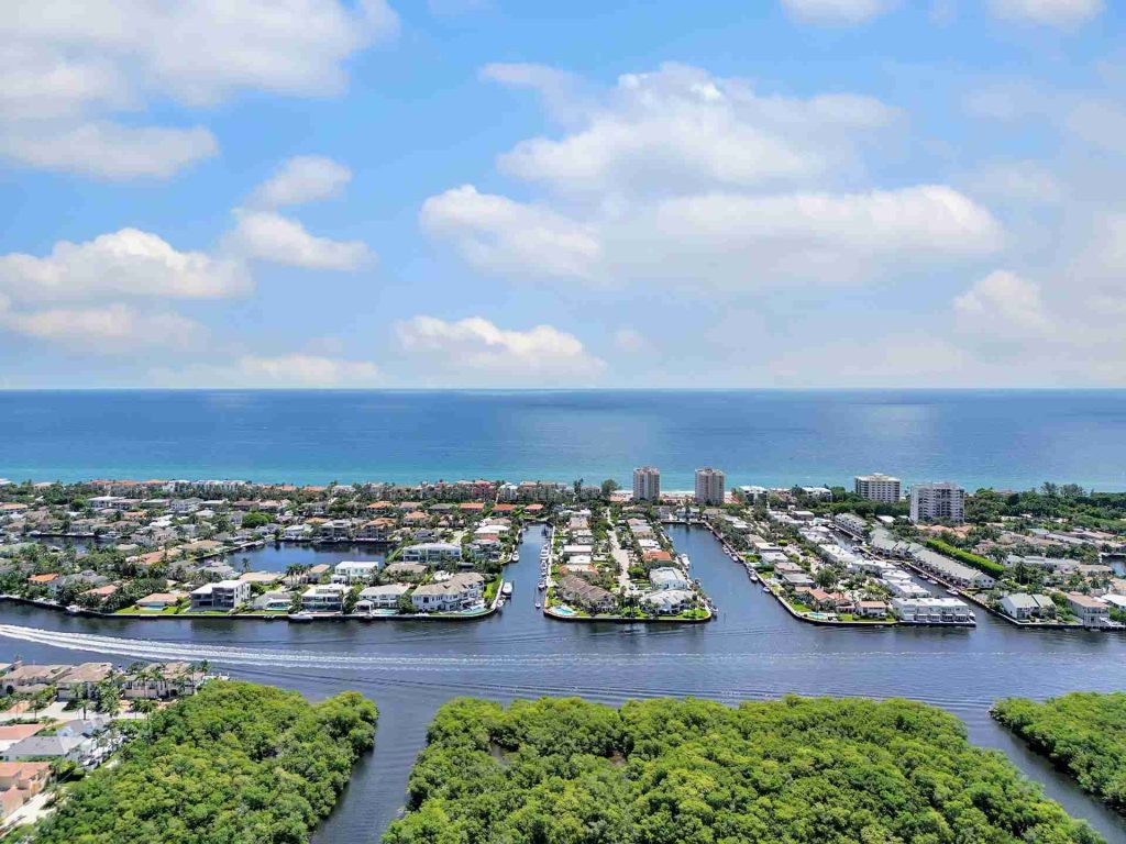 The Luxurious Lifestyle Beckons: New-Construction Paradise in Boca Marina Yacht Club, Boca Raton — 4-bed, 4.5-bath custom waterfront home by Beachfront Builders (photo 2 of 54)
