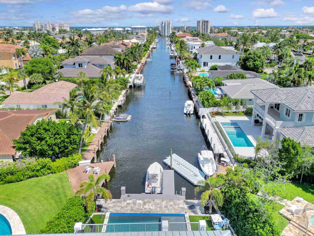 Spanish Tr, Delray Beach — 4-bed, 3.5-bath custom waterfront home by Beachfront Builders (photo 7 of 9)