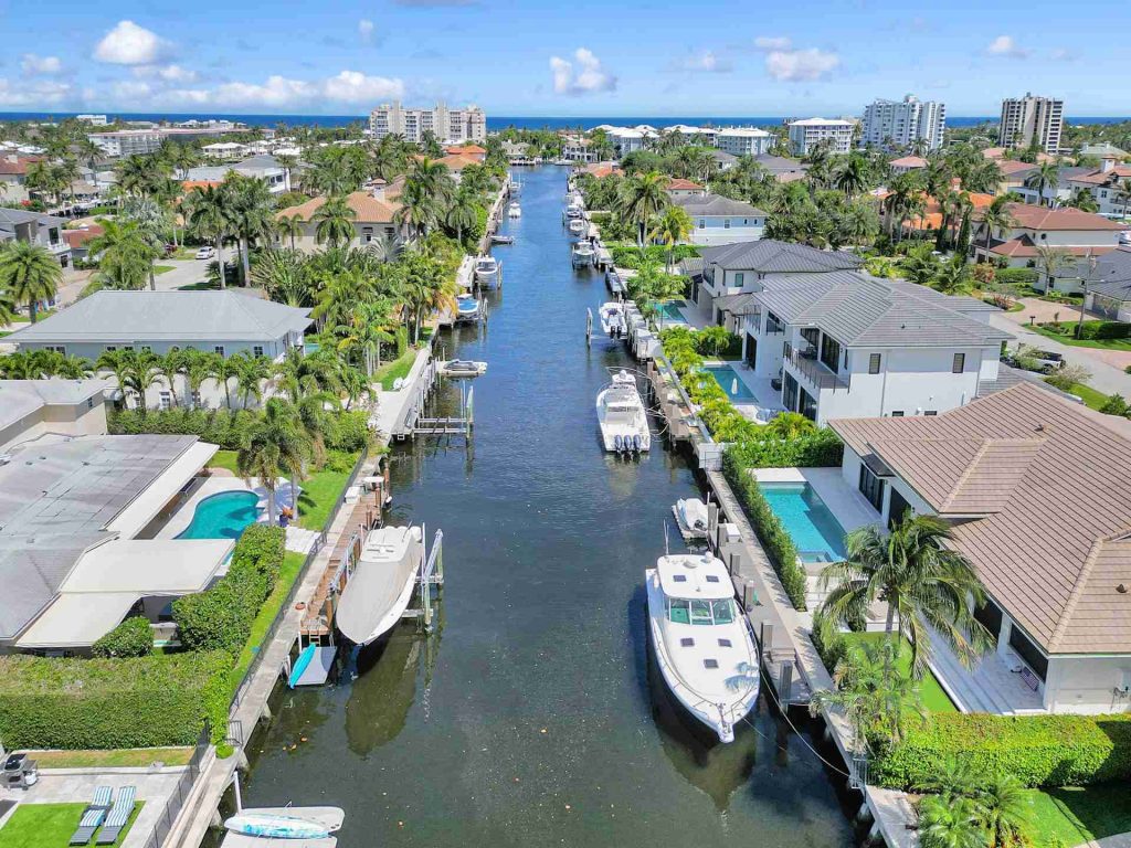 Allamanda Dr Tropic Isle, Delray Beach — 5-bed, 3.5-bath custom home by Beachfront Builders (photo 16 of 41)