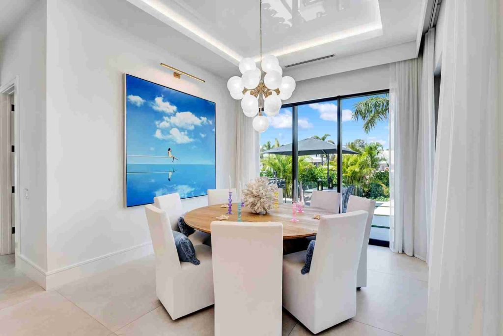 Unveiling the Luxury Waterfront Gem of Boca Raton — 4-bed, 4.5-bath custom waterfront home by Beachfront Builders (photo 14 of 41)