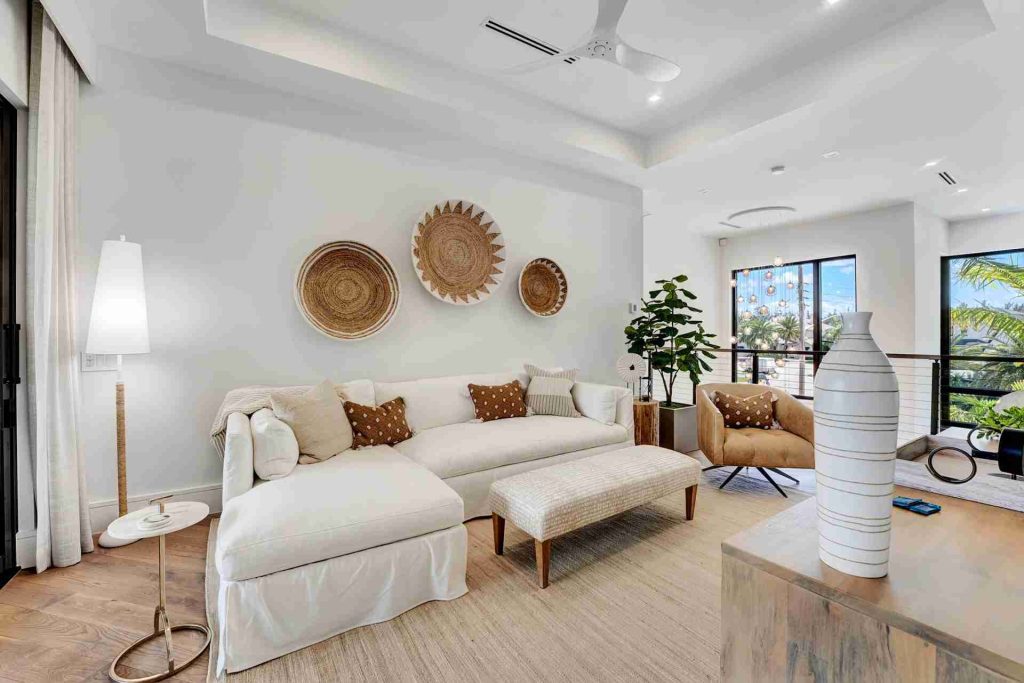 Unveiling the Luxury Waterfront Gem of Boca Raton — 4-bed, 4.5-bath custom waterfront home by Beachfront Builders (photo 19 of 41)