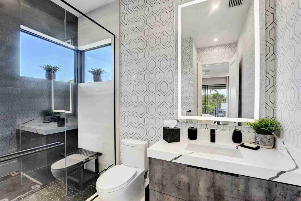 Unveiling the Luxury Waterfront Gem of Boca Raton — 4-bed, 4.5-bath custom waterfront home by Beachfront Builders (photo 27 of 41)