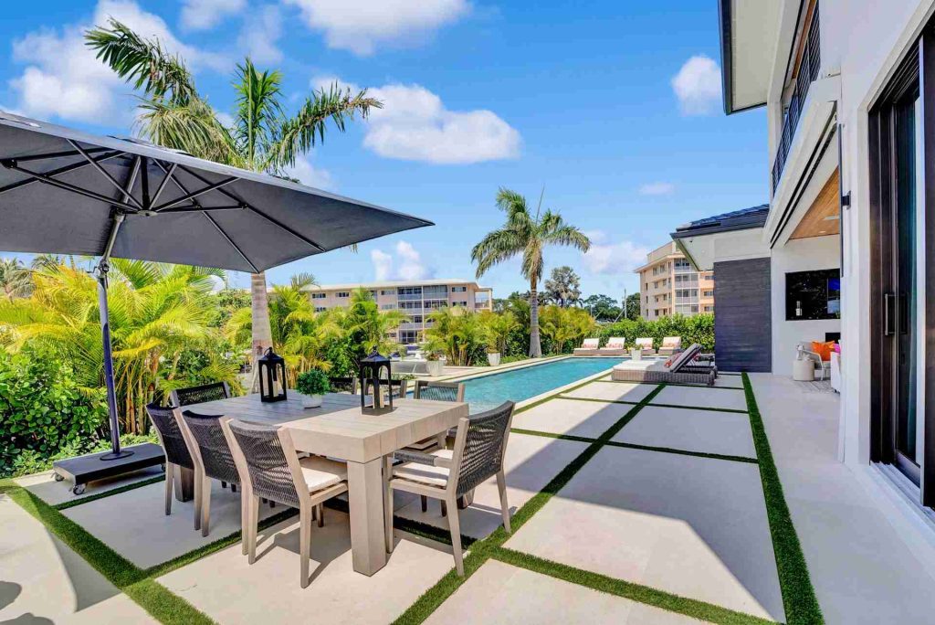 Unveiling the Luxury Waterfront Gem of Boca Raton — 4-bed, 4.5-bath custom waterfront home by Beachfront Builders (photo 36 of 41)